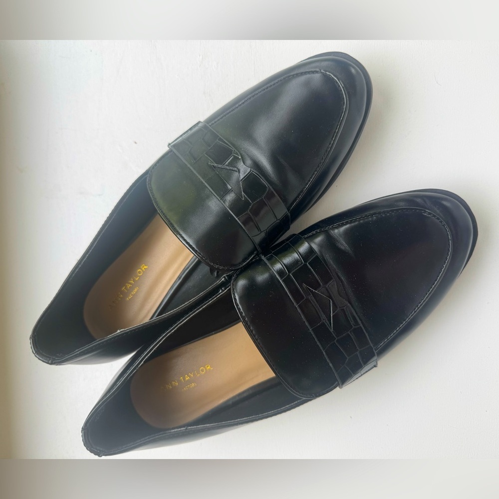 NWOB Ann Taylor Black Slip On Penny Loafers Shoes with Faux Snake Skin 7 - Picture 2 of 9